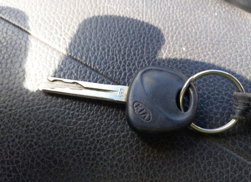 Photo 11 of 2013 Kia Sorento LX (VIN 5XYKTCA61DG406972)