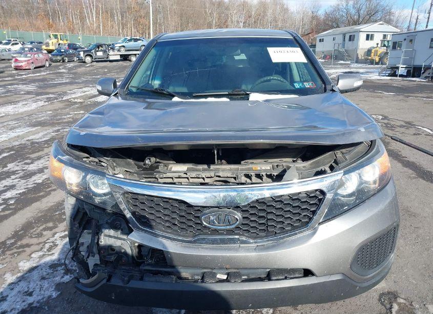Photo 6 of 2013 Kia Sorento LX (VIN 5XYKTCA61DG406972)