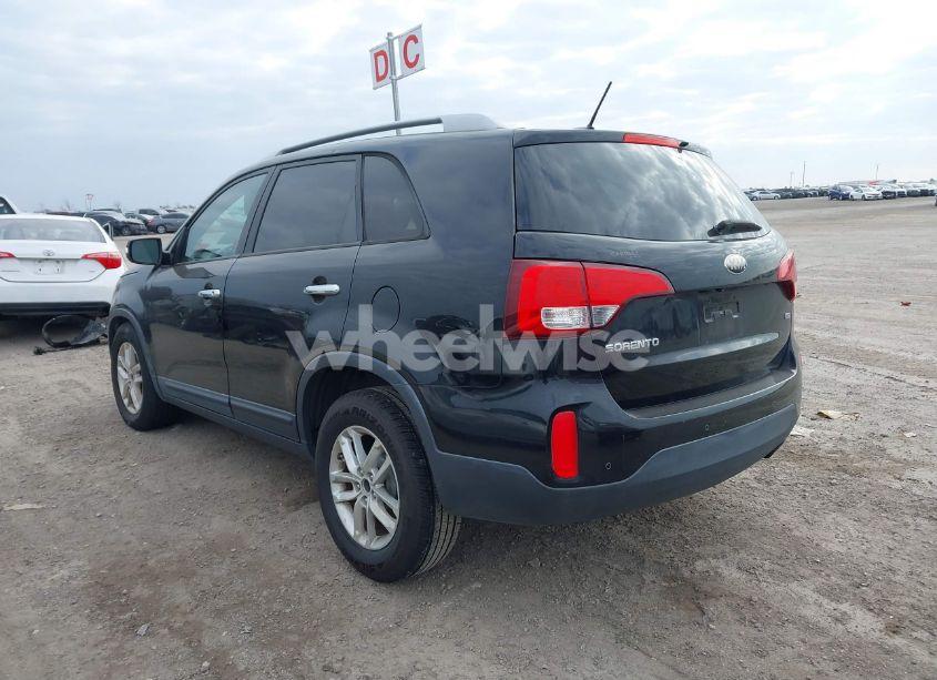 Photo 3 of 2014 Kia Sorento LX (VIN 5XYKTCA61EG434871)