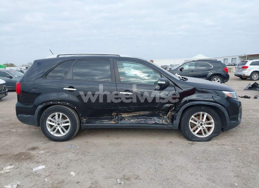 Photo 6 of 2014 Kia Sorento LX (VIN 5XYKTCA61EG434871)