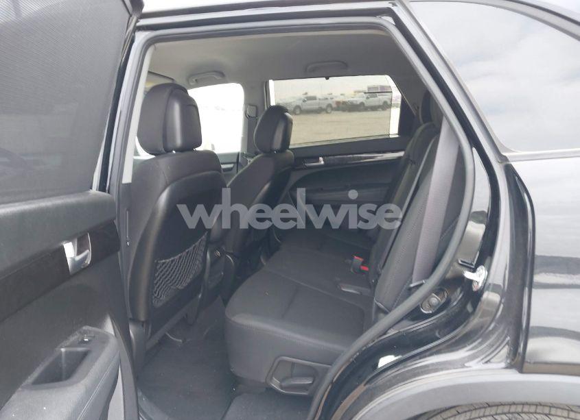 Photo 8 of 2014 Kia Sorento LX (VIN 5XYKTCA61EG434871)