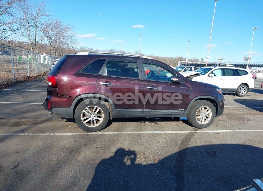Photo 13 of 2015 Kia Sorento LX (VIN 5XYKTCA61FG613218)