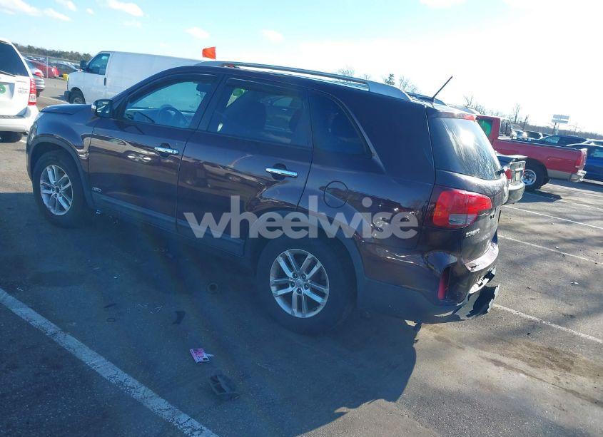 Photo 3 of 2015 Kia Sorento LX (VIN 5XYKTCA61FG613218)