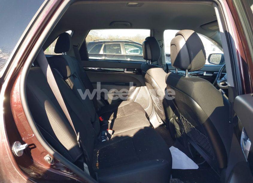 Photo 8 of 2015 Kia Sorento LX (VIN 5XYKTCA61FG613218)