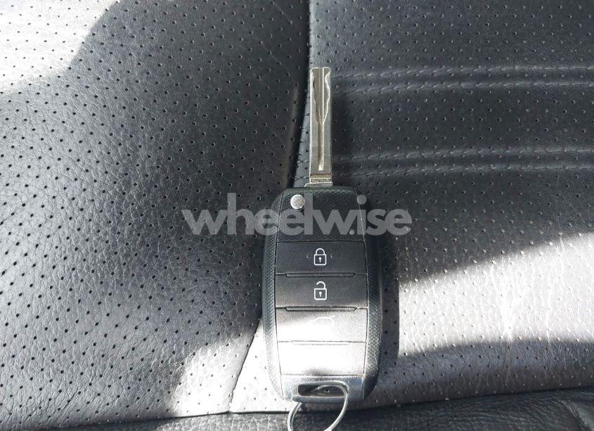 Photo 11 of 2015 Kia Sorento LX (VIN 5XYKTCA61FG655694)