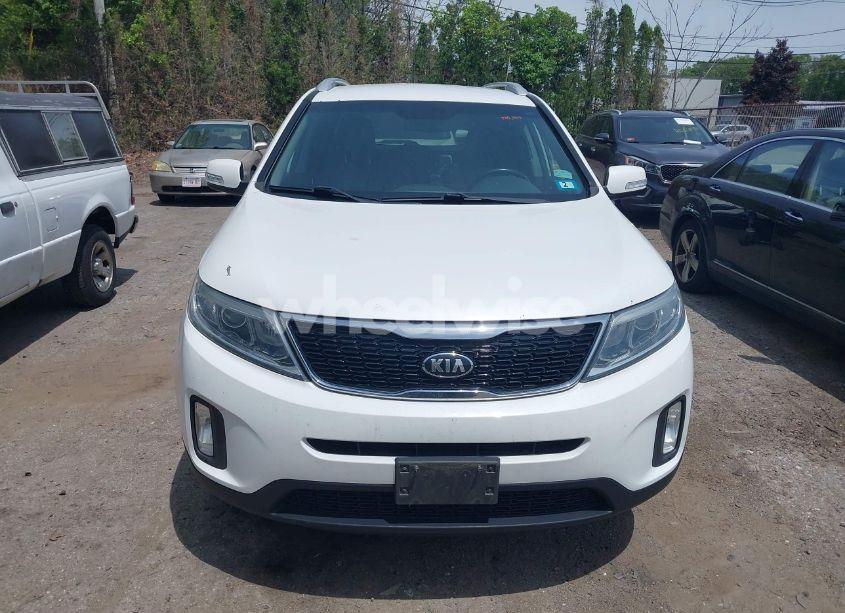 Photo 12 of 2015 Kia Sorento LX (VIN 5XYKTCA61FG655694)