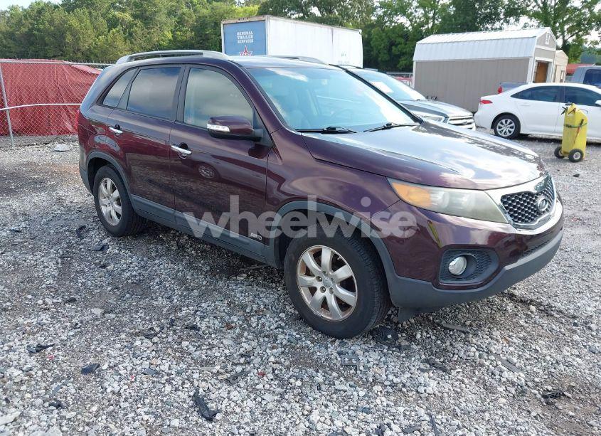 2012 Kia Sorento LX (VIN 5XYKTCA62CG281558) main photo