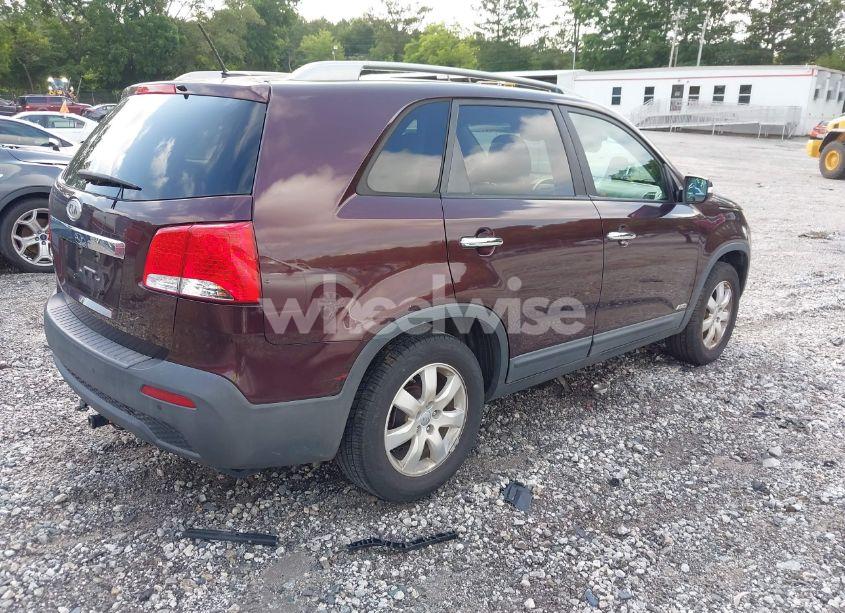 Photo 4 of 2012 Kia Sorento LX (VIN 5XYKTCA62CG281558)
