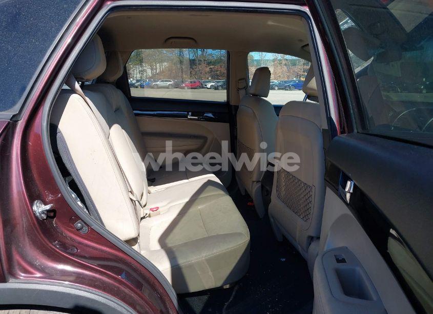 Photo 8 of 2013 Kia Sorento LX (VIN 5XYKTCA62DG317475)