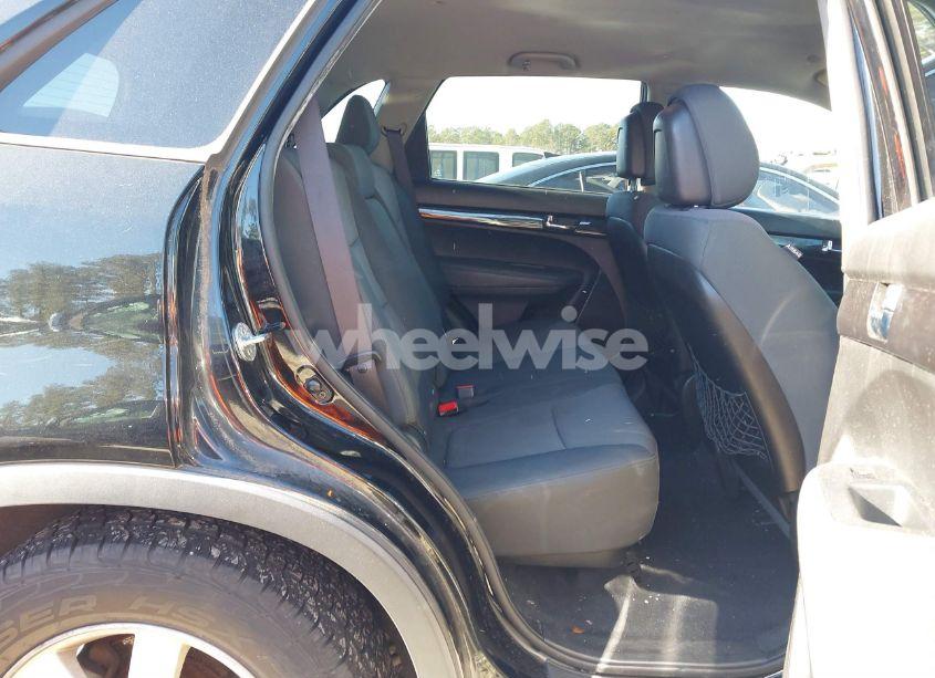 Photo 8 of 2013 Kia Sorento LX (VIN 5XYKTCA62DG345910)