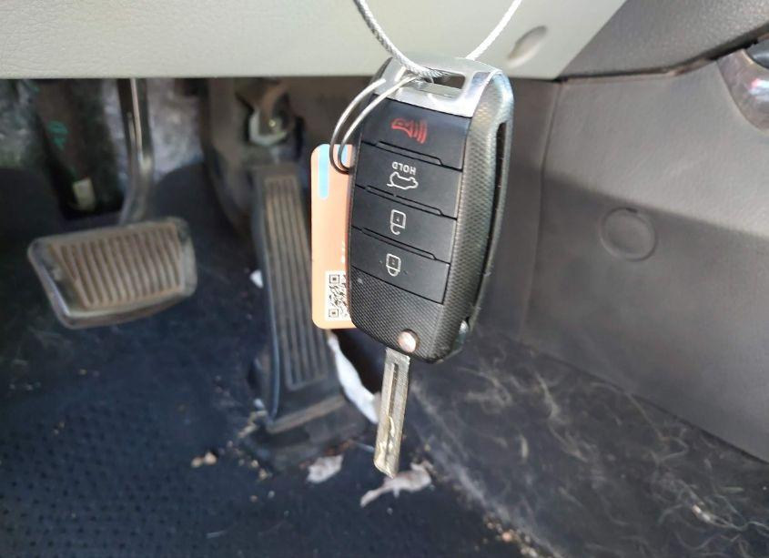 Photo 11 of 2014 Kia Sorento LX (VIN 5XYKTCA62EG446690)