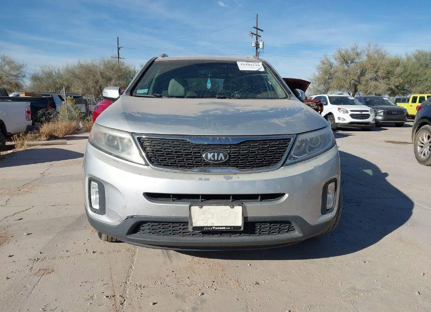 Photo 12 of 2014 Kia Sorento LX (VIN 5XYKTCA62EG446690)