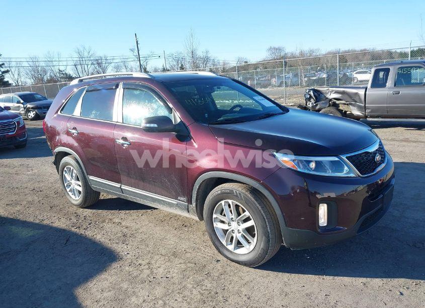 2014 Kia Sorento LX (VIN 5XYKTCA62EG456300) main photo