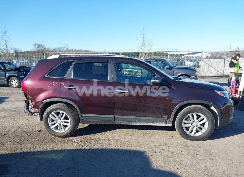 Photo 13 of 2014 Kia Sorento LX (VIN 5XYKTCA62EG456300)