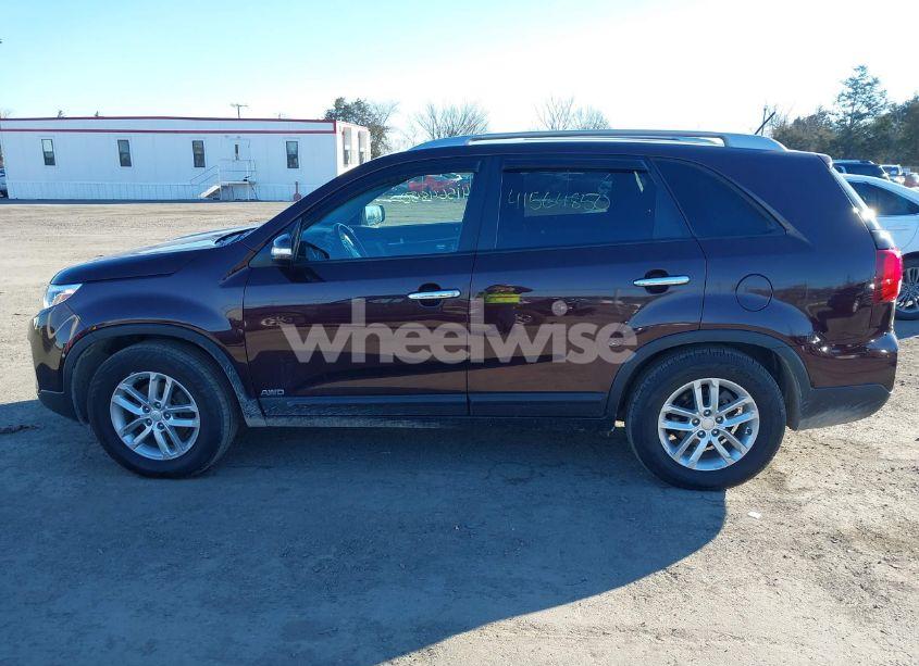 Photo 14 of 2014 Kia Sorento LX (VIN 5XYKTCA62EG456300)