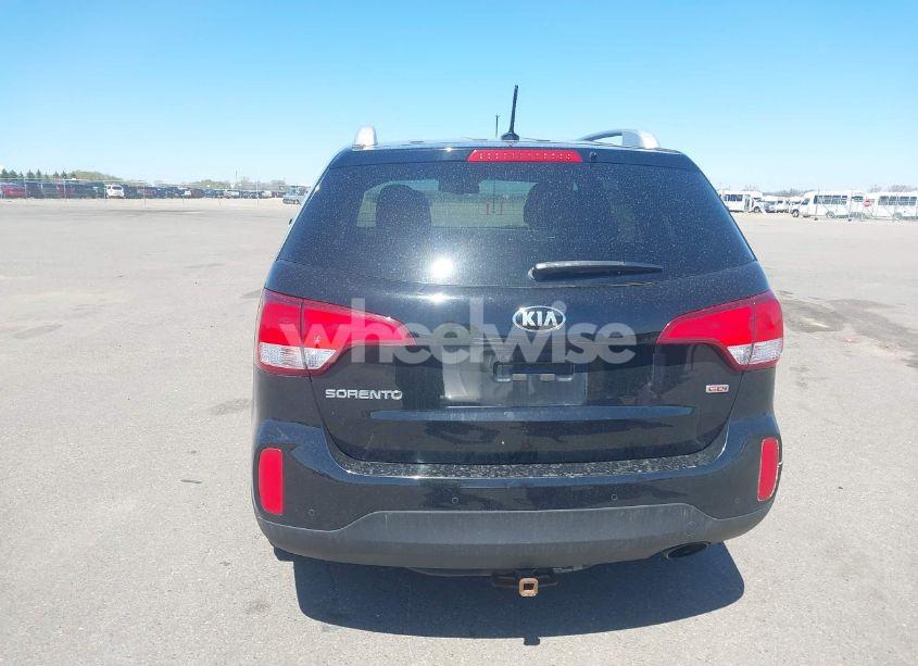 Photo 16 of 2015 Kia Sorento LX (VIN 5XYKTCA62FG562425)