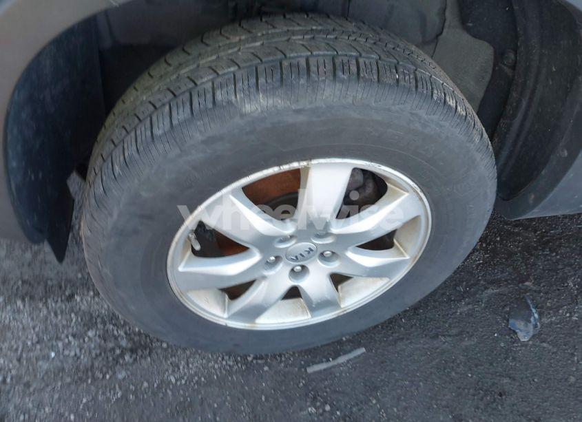 Photo 12 of 2013 Kia Sorento LX (VIN 5XYKTCA63DG361999)