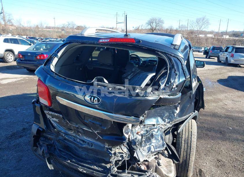 Photo 6 of 2013 Kia Sorento LX (VIN 5XYKTCA63DG361999)