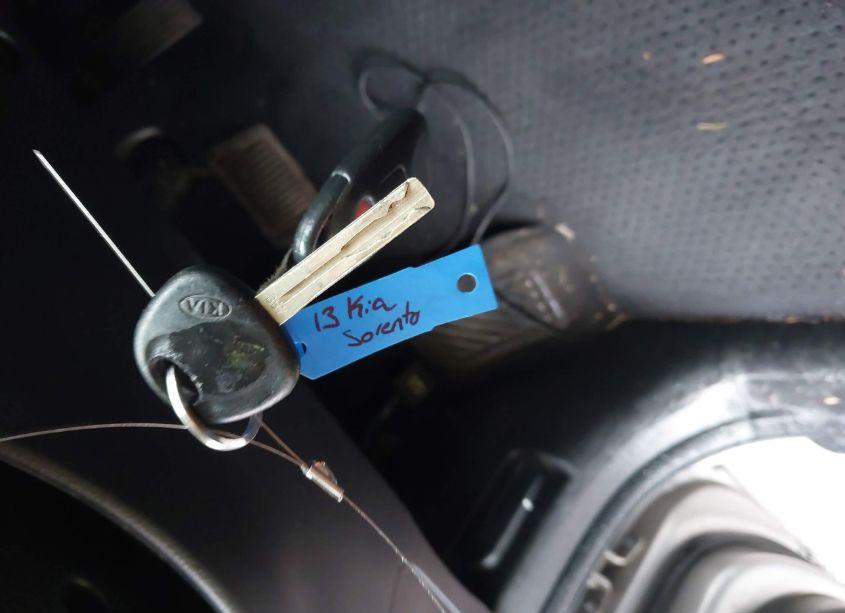 Photo 11 of 2013 Kia Sorento LX (VIN 5XYKTCA63DG423580)