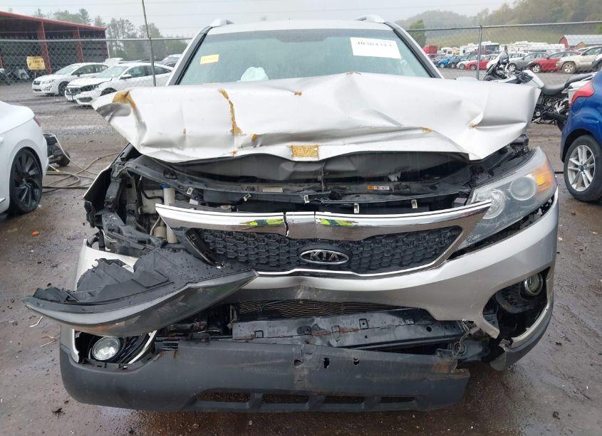 Photo 12 of 2013 Kia Sorento LX (VIN 5XYKTCA63DG423580)