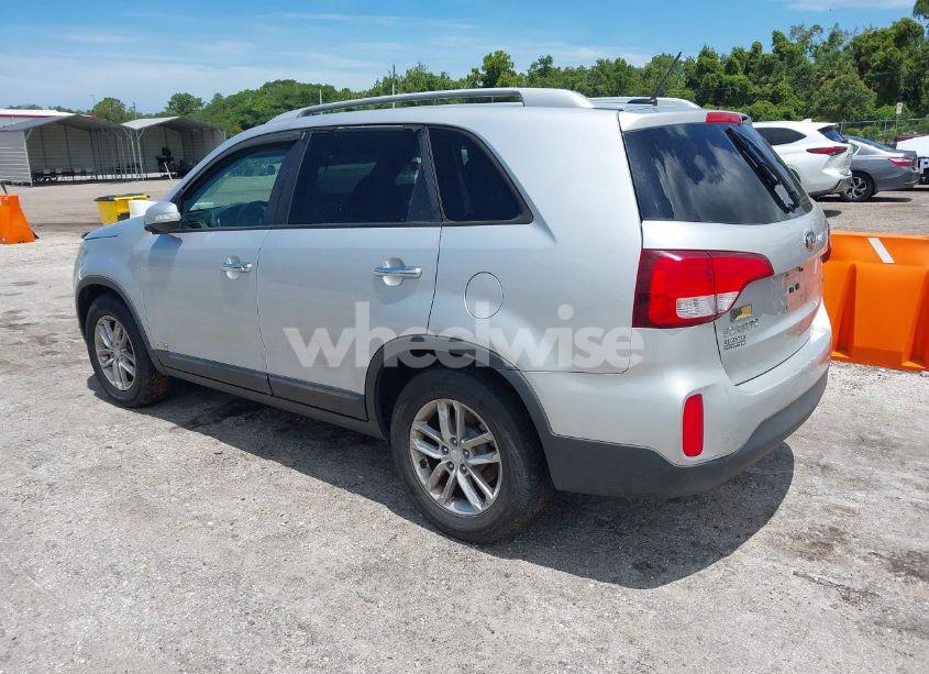 Photo 3 of 2014 Kia Sorento LX (VIN 5XYKTCA63EG515533)