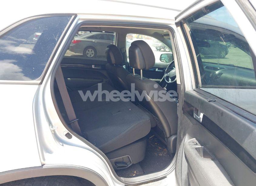 Photo 8 of 2014 Kia Sorento LX (VIN 5XYKTCA63EG515533)