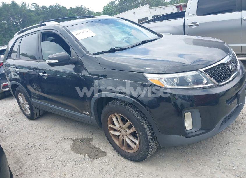 2014 Kia Sorento LX (VIN 5XYKTCA63EG521218) main photo