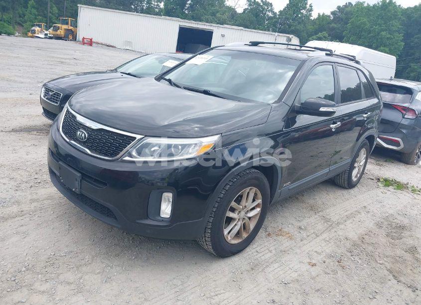 Photo 2 of 2014 Kia Sorento LX (VIN 5XYKTCA63EG521218)