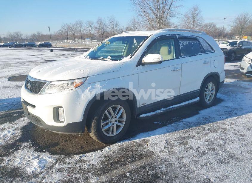 Photo 2 of 2014 Kia Sorento LX (VIN 5XYKTCA63EG530226)