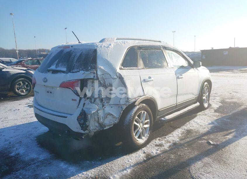 Photo 4 of 2014 Kia Sorento LX (VIN 5XYKTCA63EG530226)