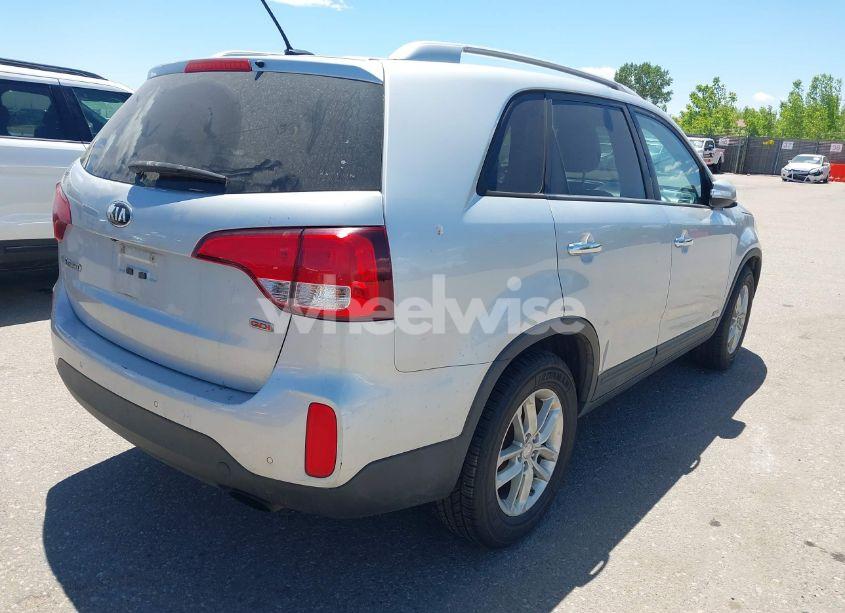 Photo 4 of 2014 Kia Sorento LX (VIN 5XYKTCA63EG544532)