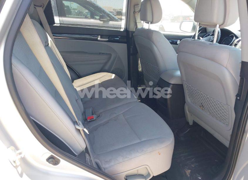 Photo 8 of 2014 Kia Sorento LX (VIN 5XYKTCA63EG544532)