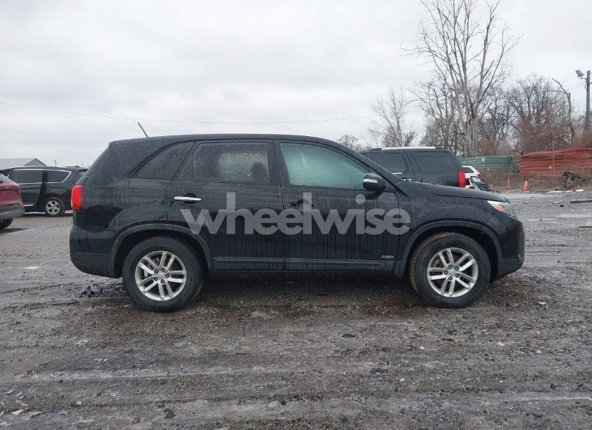 Photo 13 of 2015 Kia Sorento LX (VIN 5XYKTCA63FG559372)