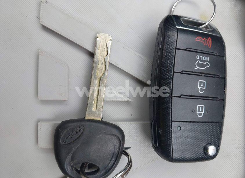 Photo 11 of 2015 Kia Sorento LX (VIN 5XYKTCA63FG572431)