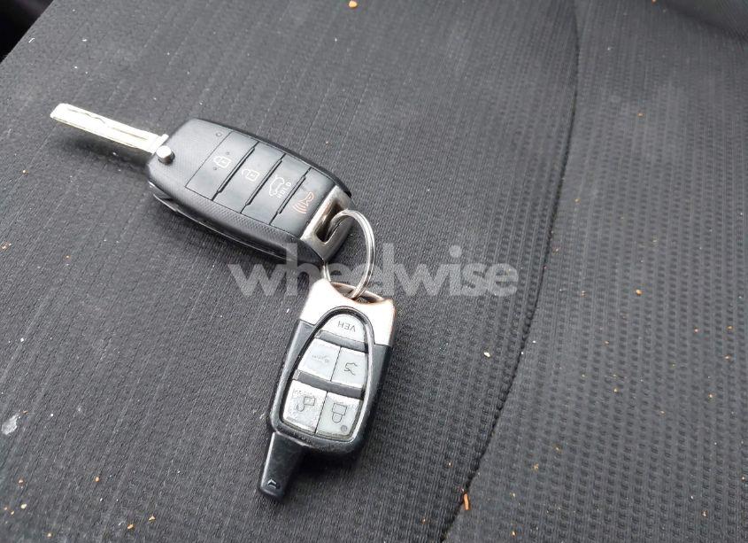 Photo 11 of 2015 Kia Sorento LX (VIN 5XYKTCA63FG585728)