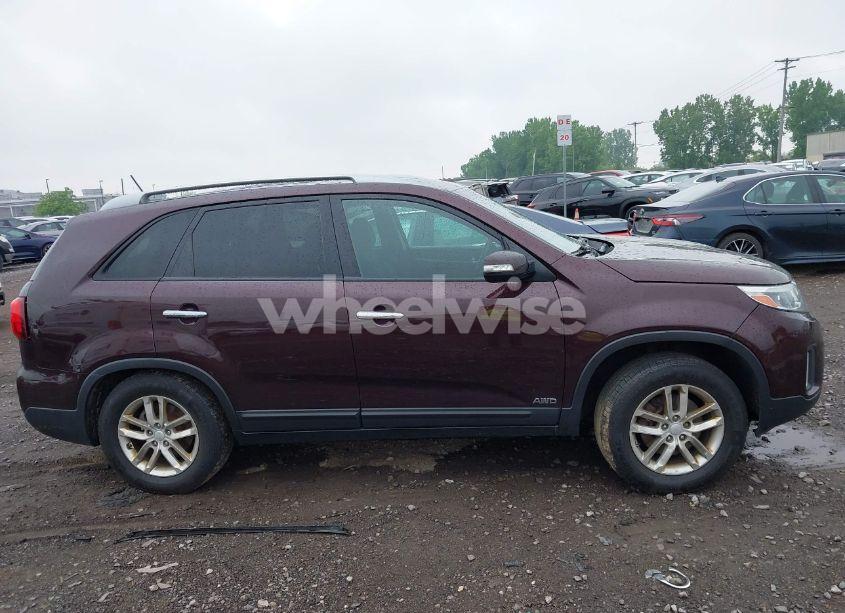 Photo 14 of 2015 Kia Sorento LX (VIN 5XYKTCA63FG585728)