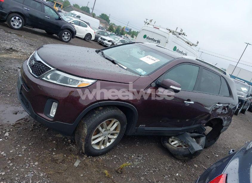 Photo 15 of 2015 Kia Sorento LX (VIN 5XYKTCA63FG585728)
