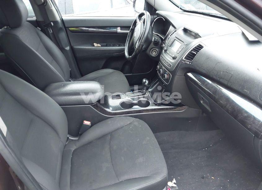 Photo 5 of 2015 Kia Sorento LX (VIN 5XYKTCA63FG585728)