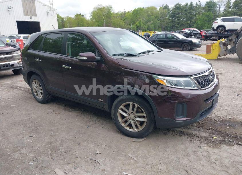 2014 Kia Sorento LX (VIN 5XYKTCA64EG456833) main photo
