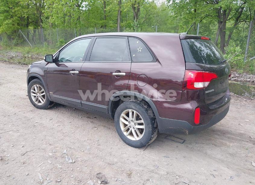 Photo 3 of 2014 Kia Sorento LX (VIN 5XYKTCA64EG456833)