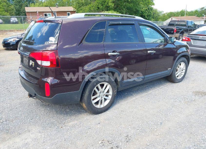 Photo 4 of 2014 Kia Sorento LX (VIN 5XYKTCA64EG474572)