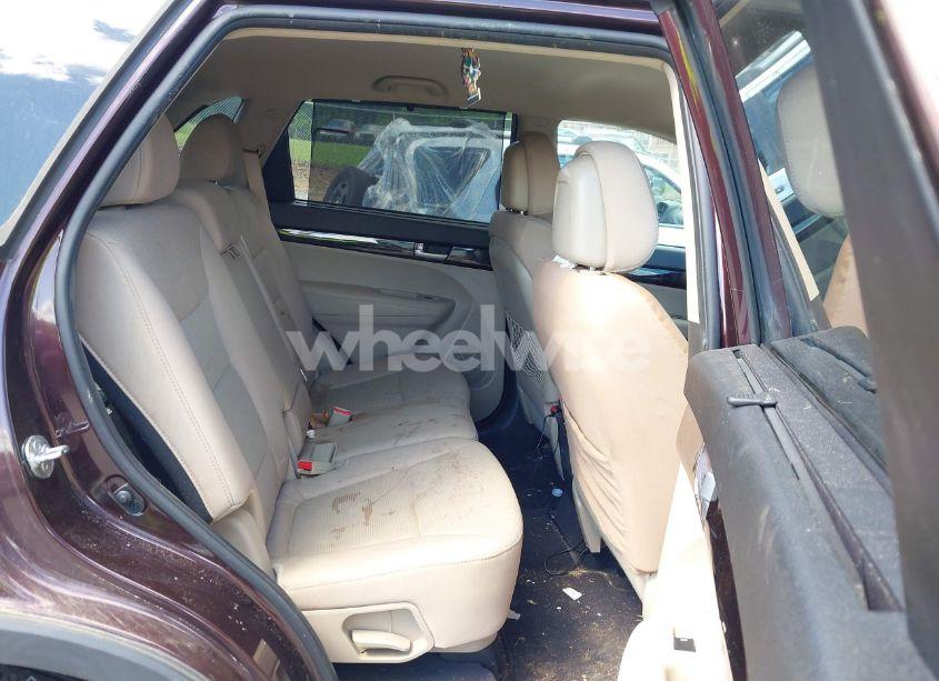 Photo 8 of 2014 Kia Sorento LX (VIN 5XYKTCA64EG474572)