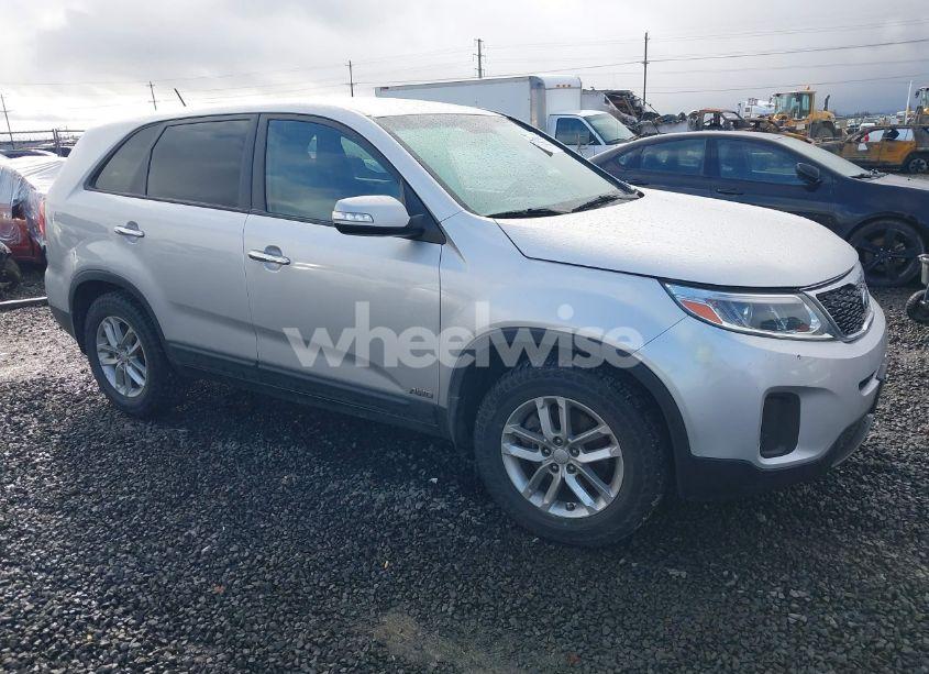 2014 Kia Sorento LX (VIN 5XYKTCA64EG486222) main photo