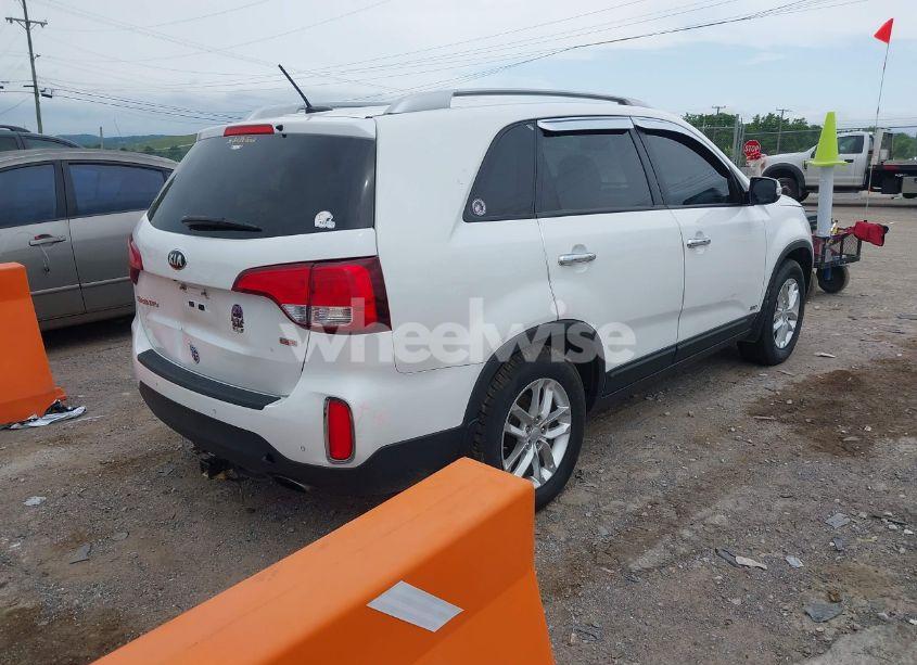 Photo 4 of 2014 Kia Sorento LX (VIN 5XYKTCA64EG544488)