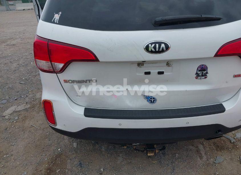 Photo 6 of 2014 Kia Sorento LX (VIN 5XYKTCA64EG544488)