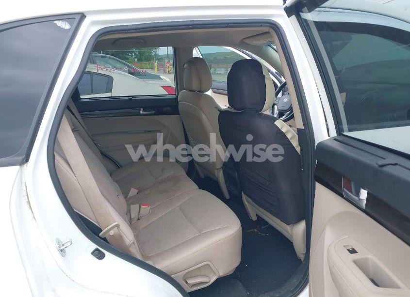 Photo 8 of 2014 Kia Sorento LX (VIN 5XYKTCA64EG544488)