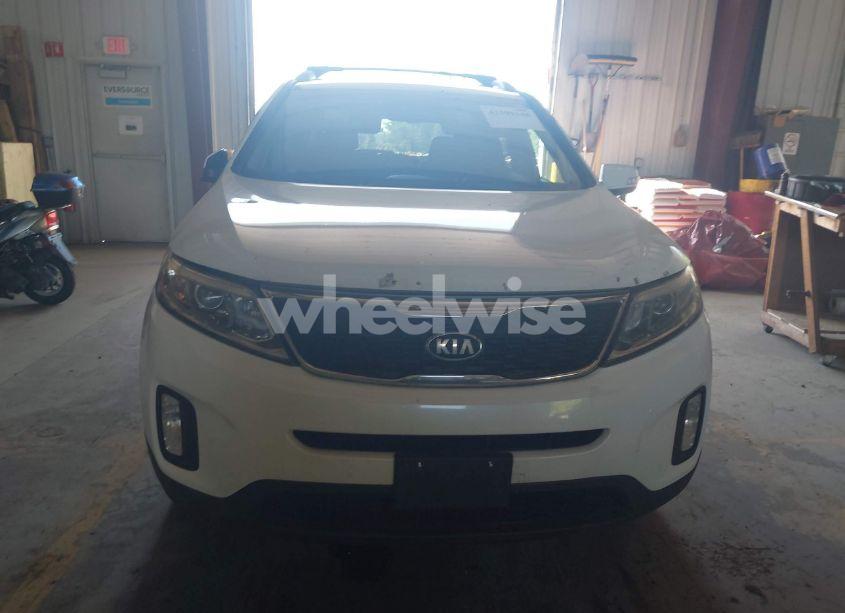 Photo 12 of 2015 Kia Sorento LX (VIN 5XYKTCA64FG607865)