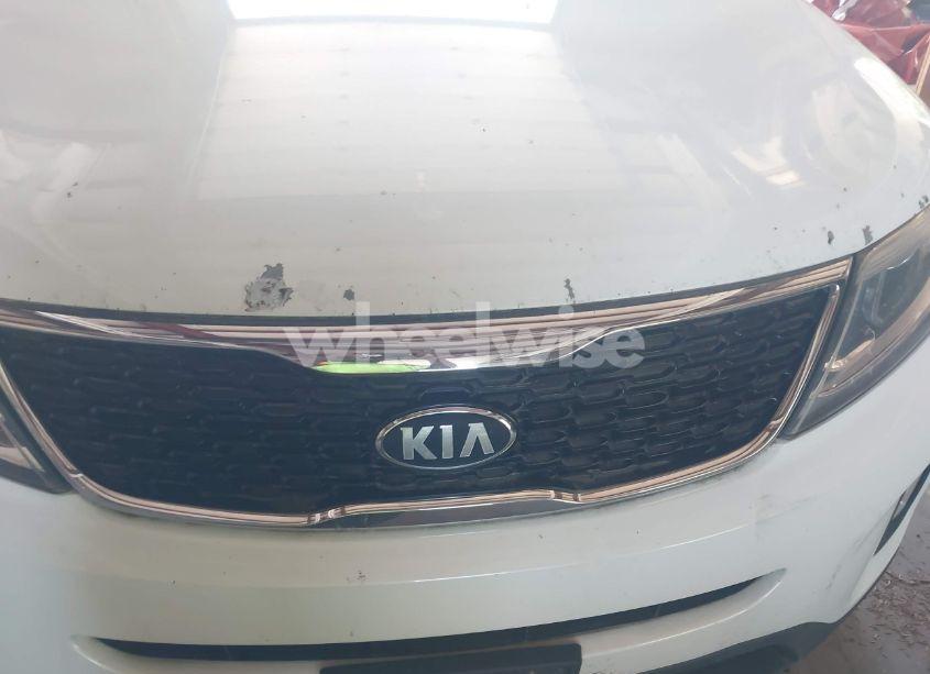 Photo 6 of 2015 Kia Sorento LX (VIN 5XYKTCA64FG607865)