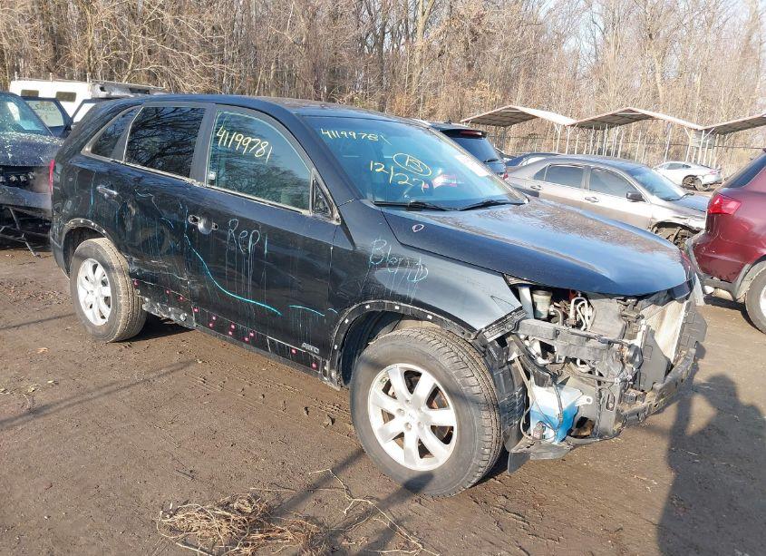 2012 Kia Sorento LX (VIN 5XYKTCA65CG198125) main photo
