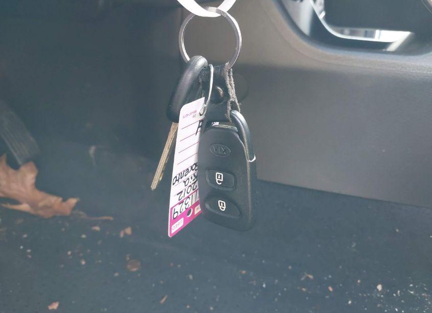 Photo 11 of 2012 Kia Sorento LX (VIN 5XYKTCA65CG198125)